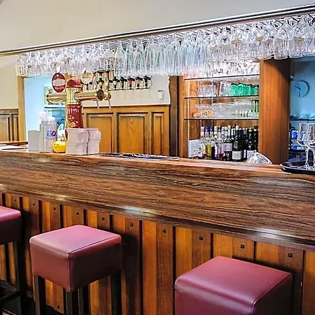 Hotel Restaurant La Couronne 2*