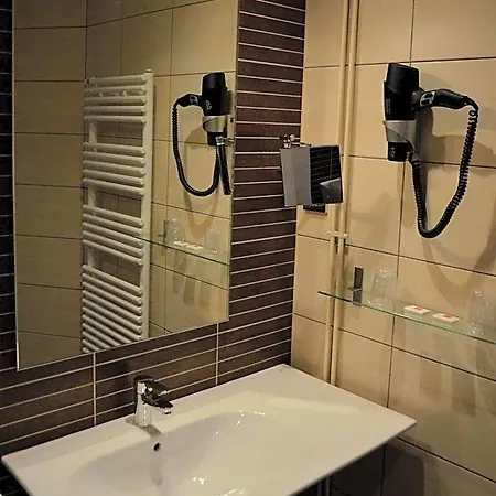 Hotel Restaurant La Couronne 2*