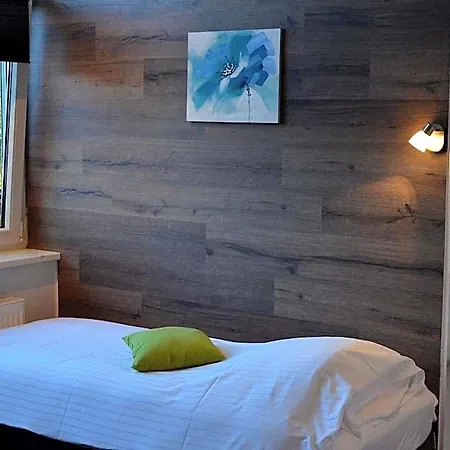 Hotel Restaurant La Couronne 2*